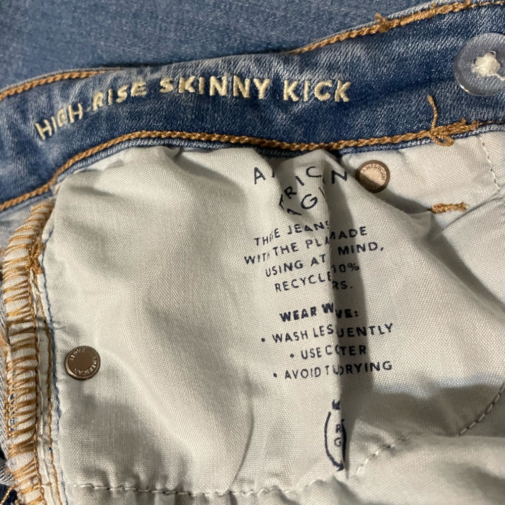 American Eagle High Rise Skinny Kick Jeans - Never Worn - Picture 4 of 7